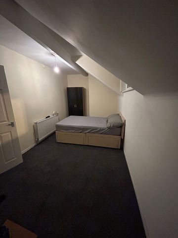 Room in a Shared House, York Road, LS9 - Photo 2