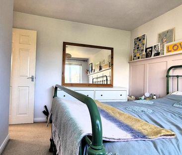 3 bedroom semi-detached house to rent - Photo 6