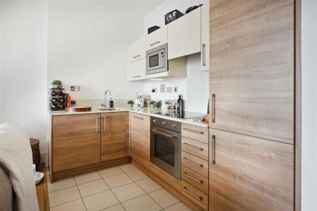 2 bedroom flat to rent - Photo 4