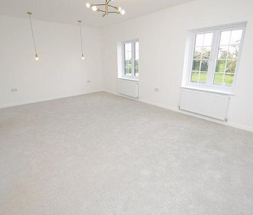 4 bedroom detached house to rent - Photo 4