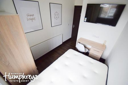 5 bedroom terraced house to rent - Photo 5