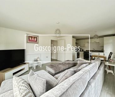 Basingstoke, RG24 - Photo 1