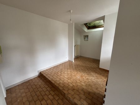 APPARTEMENT T2 NON MEUBLÉ RÉNOVÉ PROCHE CHU SUD - Photo 3