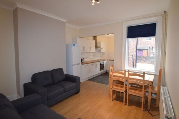 3 bedroom house share to rent - Photo 1