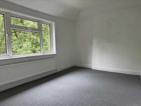 6 bedroom semi-detached house to rent - Photo 3