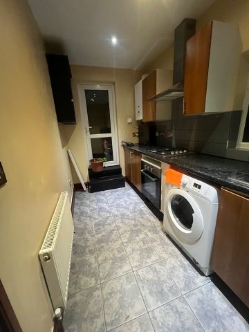 1 Bed Flat, Knights Hill, SE27 - Photo 4