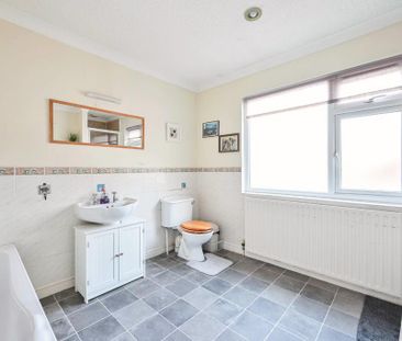 2 bedroom bungalow to rent - Photo 3