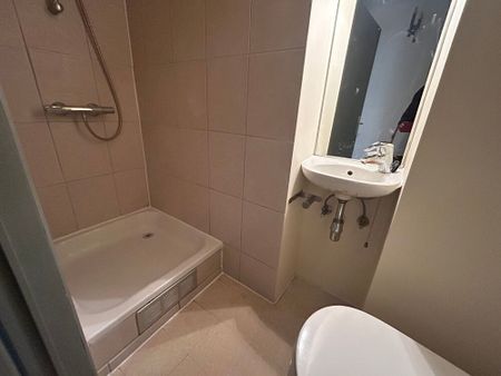 Compacte studio te huur in de Langestraat te Oostende! - Photo 5