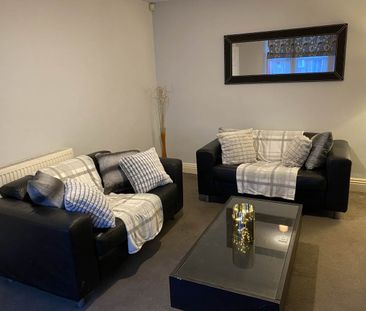 Knowle Road (Main), Burley, Leeds - Photo 3
