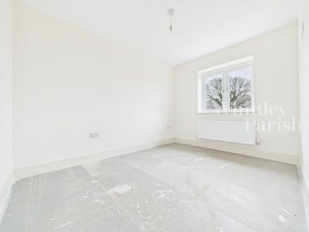 4 bedroom semi-detached house to rent - Photo 4