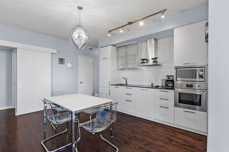 Deluxe Room - Waterfront Toronto - Photo 3