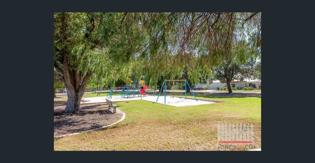 The Convenient Urban Gem - Photo 1