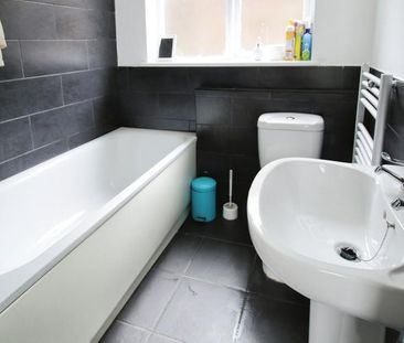 3 bedroom terraced house to rent - Photo 6