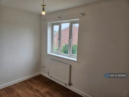 2 bedroom terraced house to rent - Photo 2
