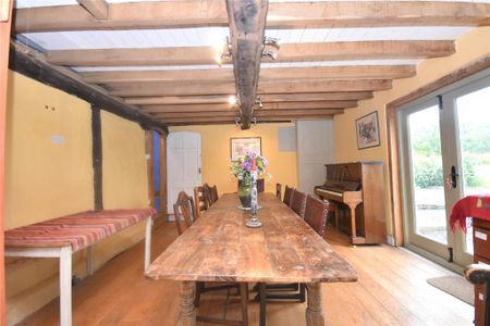 4 bedroom detached house to rent - Photo 3