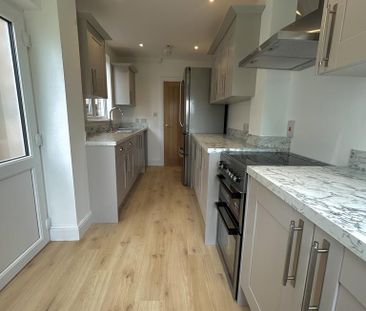 3 bedroom semi-detached house to rent - Photo 4