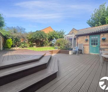 4 bedroom detached house to rent - Photo 6