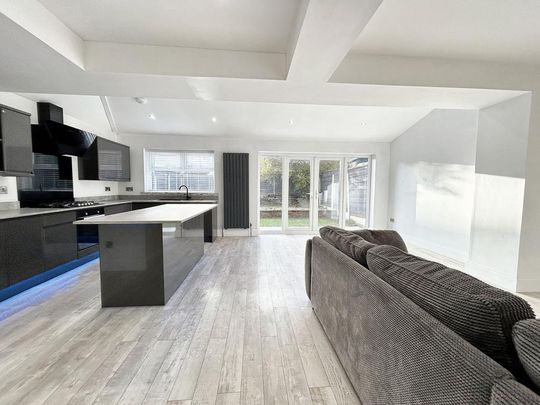 3 bedroom semi-detached house to rent - Photo 1