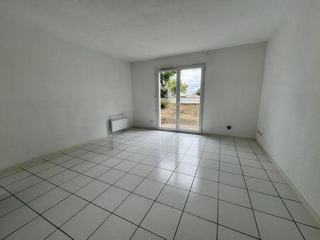 Location Appartement 3 pièces 62m² ST ANDRE DE CUBZAC 33240 - Photo 2
