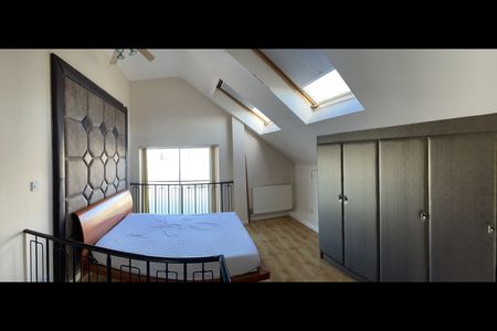 3 Bed Penthouse, Arragon House, E16 - Photo 5