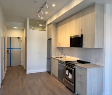 For Lease - 3250 Carding Mill Trail Unit# 521, Oakville, Ontario - Photo 4