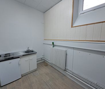 Location Appartement 1 pièce 38m² - Photo 2