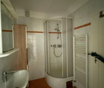 Natürlich beschattete 2 Zimmer mit Balkon und separater Küche - Photo 4