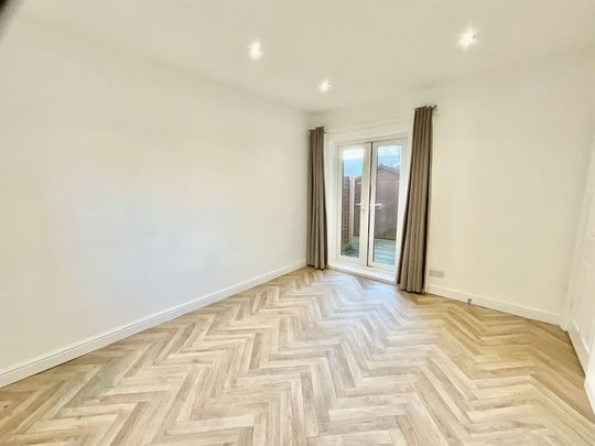 102 Candler Street, YO12 7DG, Scarborough - Photo 1