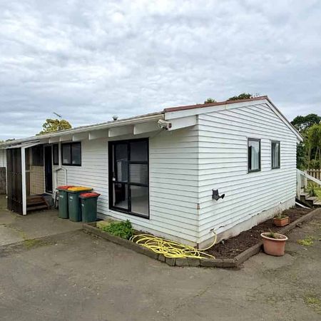 Country Atmosphere With Convenience Accessibility - Photo 4