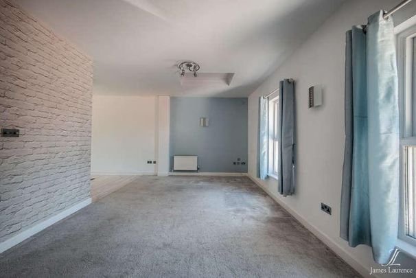 St Michael's Court, Warstone Parade East, Jewellery Quarter, B18 - Photo 1