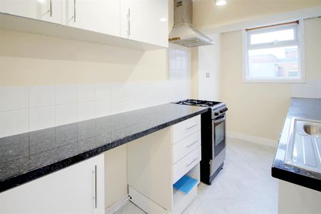 2 Bedroom House to let - Photo 3