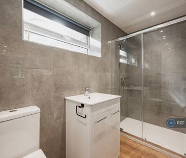 1 bedroom in a house share to rent - Photo 6