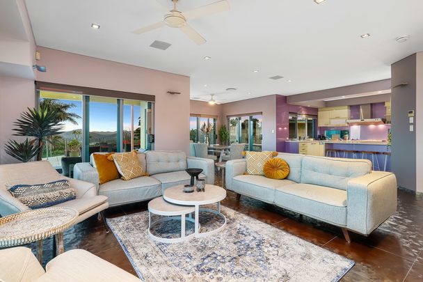 Fall in LOVE with the Views. - Photo 1