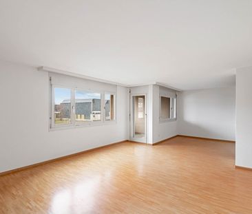 Schöne, helle und grosse 4.5-Zimmerwohnung - Photo 2