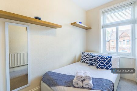 2 bedroom flat to rent - Photo 5