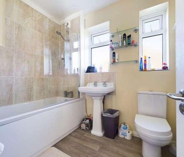 Staplefield Drive, Brighton, BN2 - Photo 5