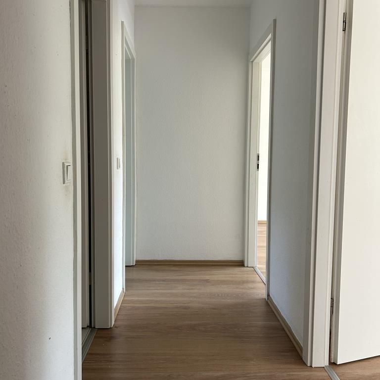 Einzugsbereite Wohnung in Monheim für bis zu 2 Personen mit großzügigem Balkon - Photo 1