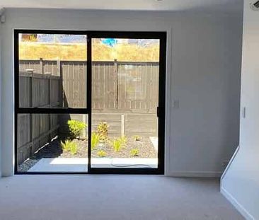 Red beach, 2 Bedrooms - Photo 2