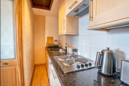 2 Bed Flat, Cathcart Place, EH11 - Photo 2