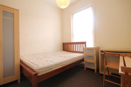 Newlands Road, Jesmond - Photo 2