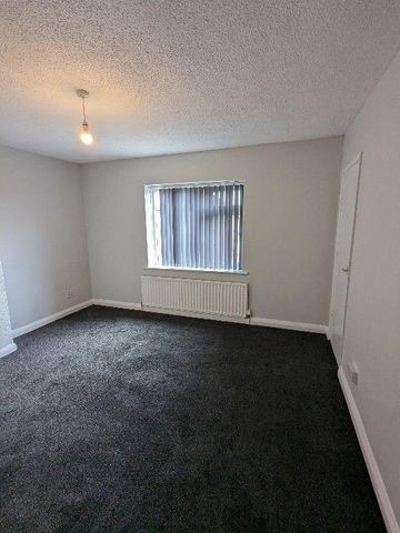 2 bedroom end of terrace house to rent - Photo 4
