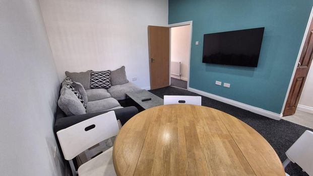 5 bedroom terraced house to rent - Photo 1