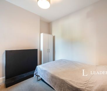 4 bedroom house to rent Harold Road, PO4 - Photo 1