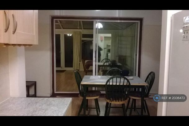 5 bedroom detached house to rent - Photo 1