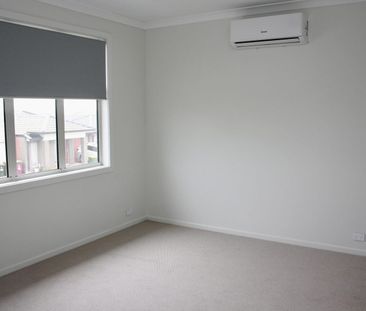 Location & Style – Sophistication Meets Elegance in Minta Estate. - Photo 3