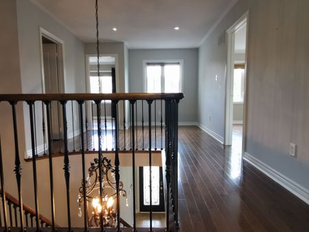 For Lease - 48 Barberry Crescent, Richmond Hill, Ontario - Photo 2