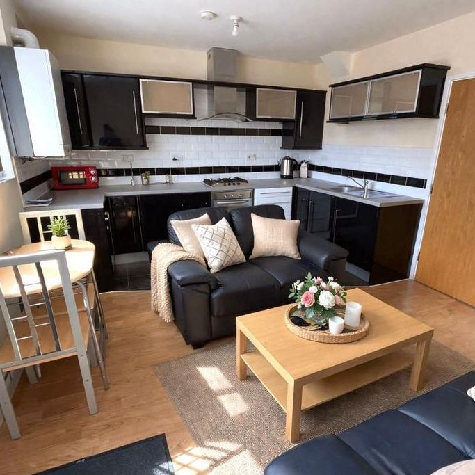 3 bedroom flat to rent - Photo 1