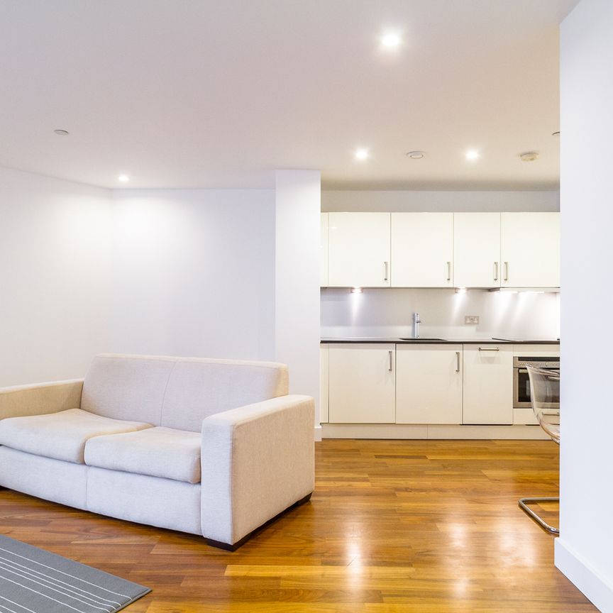 HAYES APARTMENTS CARDIFF CITY CENTRE FULLY FURNISHED APARTMENT - Photo 1