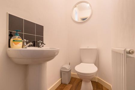 3 bedroom detached house to rent - Photo 3