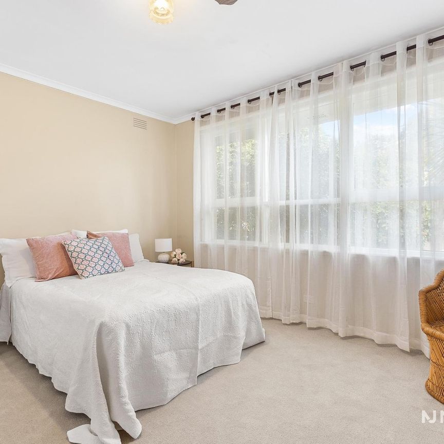 1 Hardwood Ct , MITCHAM - Photo 1